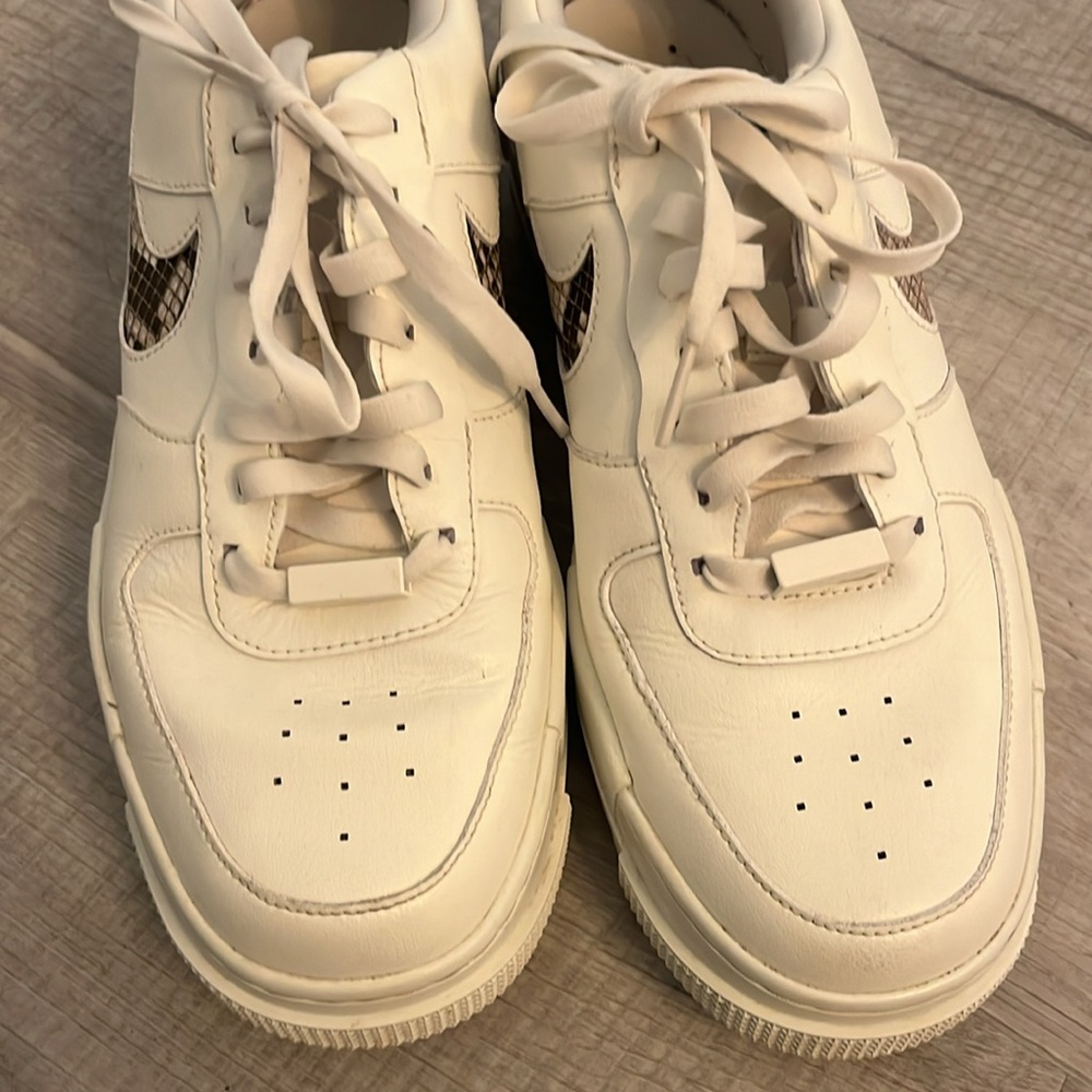 Air forces - Picture 2 of 7